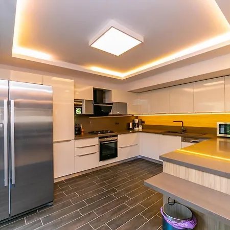 Stone Homes 말마리스