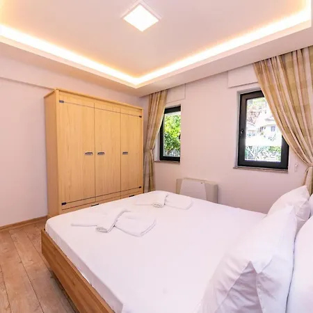 Stone Homes וילה מרמריס