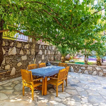 Stone Homes מרמריס